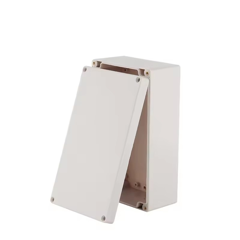 صندوق توزيع كهربائي خارجي مقاو - مراجعة Outdoor Power Outlet Waterproof وسعره